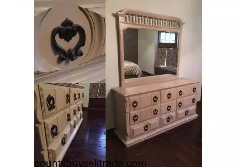 Beautiful 9-drawer dresser