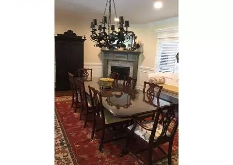Dining table/chairs/buffet